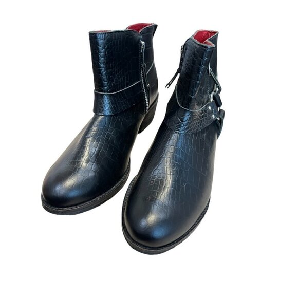 Matisse Ezrah Black Leather Ankle Bootie - Picture 3 of 14